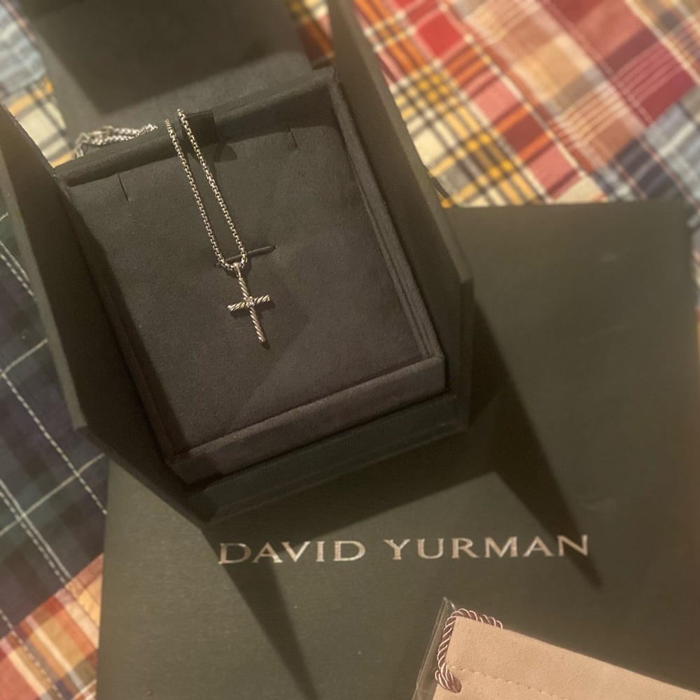 David yurman cross necklace - Picture 2 of 2